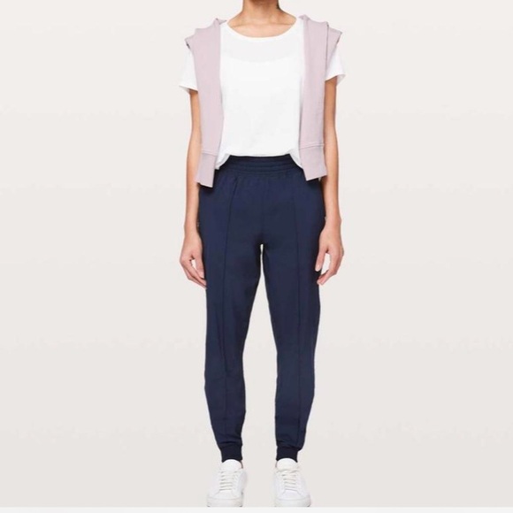 Lululemon Wanderer Jogger - Picture 2 of 8